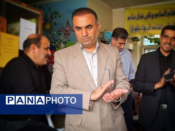 بازدید مدیرکل آموزش و پرورش استان چهارمحال وبختیاری در آموزشگاه استثنائی امید شهرستان بروجن 