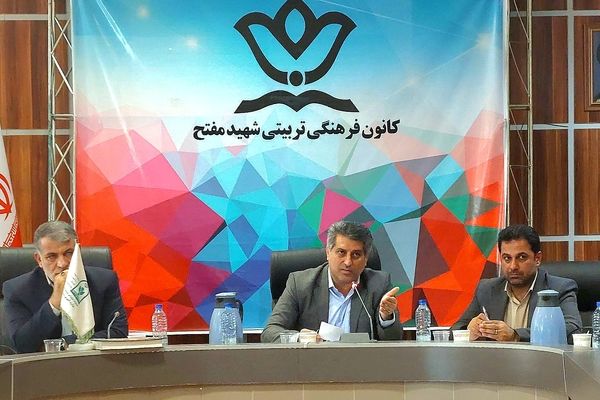 معلم نقش مرجعیت در برنامه درسی ملی دارد