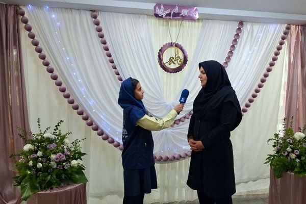 در اردوی هنری،پیوند صمیمانه مادر و دختر در کنار کشف استعدادها  شکل می‌گیرد