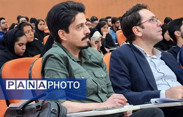 جشنواره تخصصی هوش مصنوعی در هفته هوش مصنوعی در دانشگاه آزاد واحد کرج 