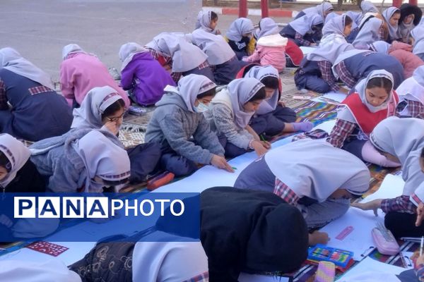 برگزاری نقاشی همگانی در مدارس ناحیه 4 شیراز به‌مناسبت دهه فجر 