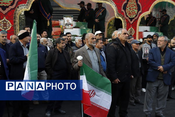 وداع باشکوه مردم با شهدای گمنام در قلب پایتخت