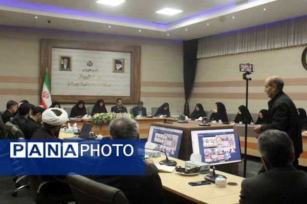 رونمایی و گردهمایی توجیهی و تبیینی بسته محصولات مدرسه‌ای ایرانمون در آذربایجان شرقی