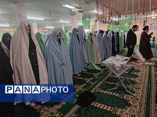 جلسه پرسش و پاسخ با امام جمعه شهرستان نیشابور در دبیرستان شاهد قدسیان 