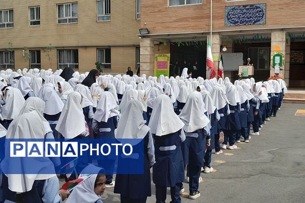 بازدید از اتاق درس تر بیت بدنی دبستان شاهد لاله‌ها ری یک