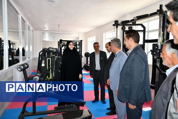 بازدید فرماندار و مدیر آموزش و پرورش مه ولات از مجموعه هنرستان کشاورزی امام خمینی (ره)