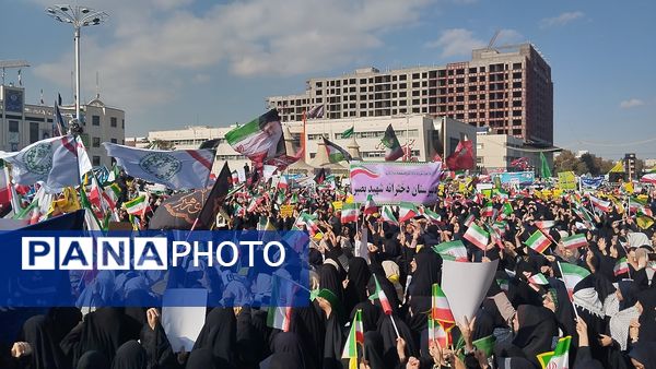 ۱۳ آبان روز دانش آموز و استکبار ستیزی