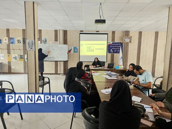 برگزاری دوره ۵۰ ساعته کارآفرینی با رویکرد KAB در پژوهش‌سرای خوارزمی