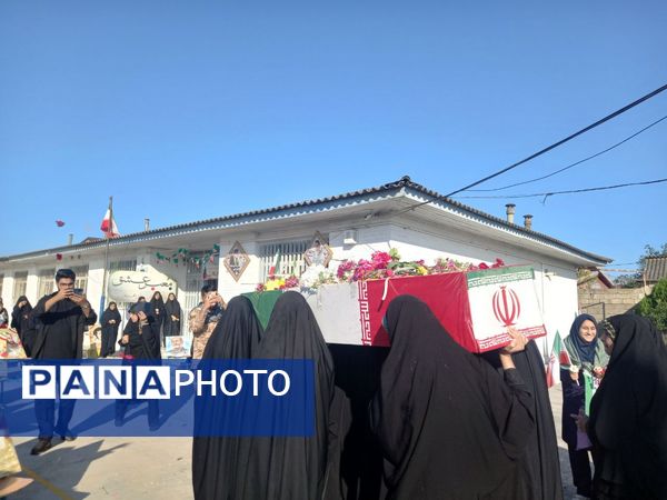 مراسم وداع شهید خوشنام در مدارس بهنمیر