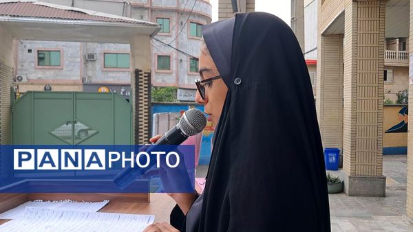 گرامیداشت هفته پیوند اولیا و مربیان در دبیرستان بهار آزادی قائمشهر
