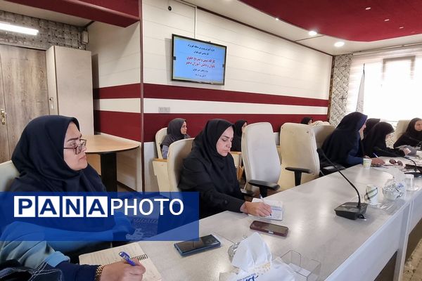 کارگاه "تبیین حقوق بانوان فرهنگی و دختران دانش‌آموز " منطقه کهریزک