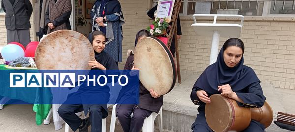 جشنواره کیک و دسر در دبیرستان کوثر فرهنگیان 