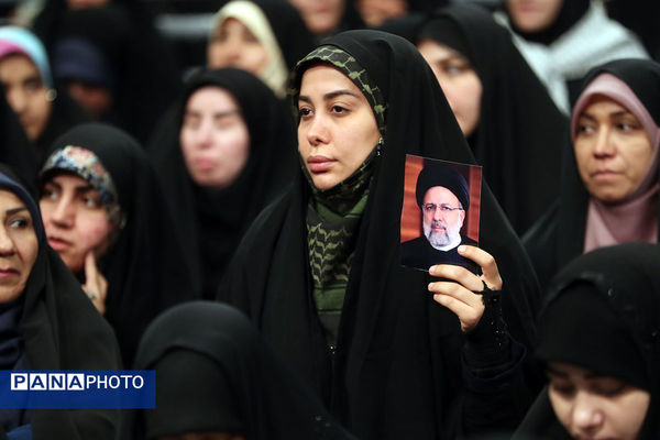 دیدار جمعی از معلمان با رهبر معظم انقلاب