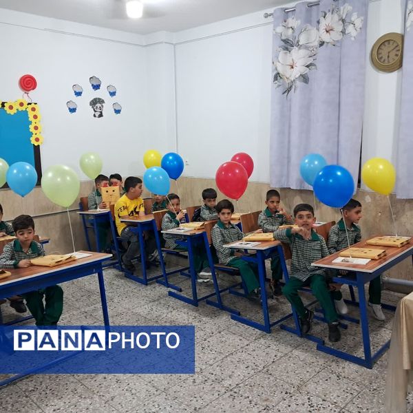 مراسم جشن شکوفه‌ها در مدارس ابرکوه