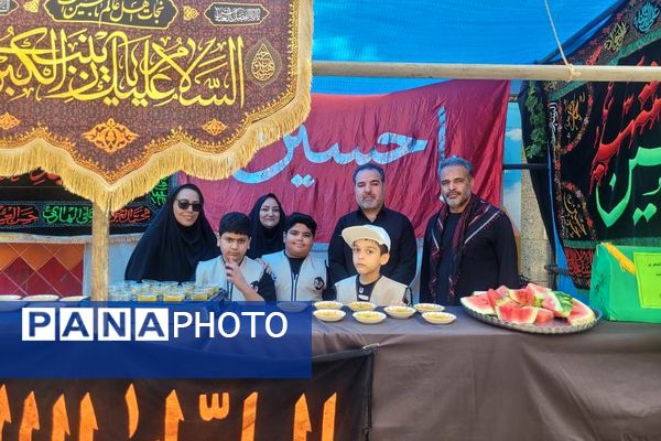 برپایی موکب های مختلف در مسیر پیاده روی اربعین در ناحیه دو شهرری 