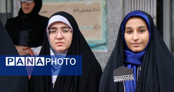 آیین بدرقه کاروان حج عمره‌ دانش‌آموزان دختر استان مرکزی