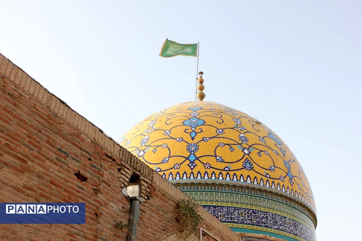 آیین مذهبی تعویض پرچم گنبد حرم مطهر حضرت سلطانعلی ابن امام محمد باقر(ع)