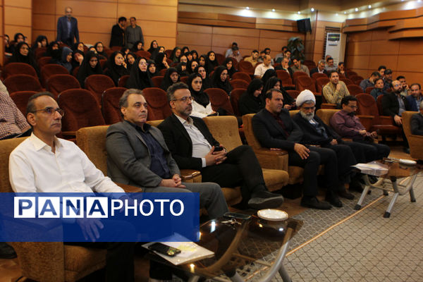 هم‌افزایی دانشگاه آزاد و آموزش و پرورش برای ارتقای آموزش متوسطه در کاشان