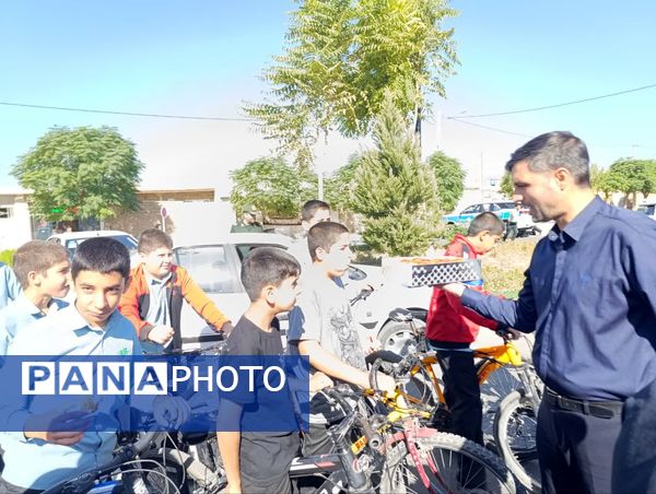 همایش دوچرخه سواری در شهرستان خلیل آباد 