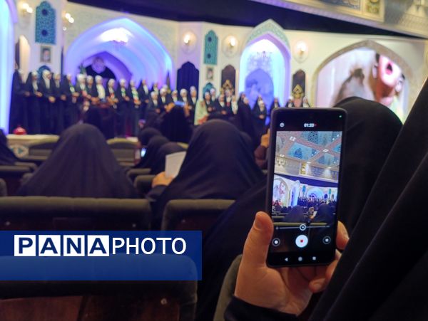 نشست ویژه بانوان پیرغلام حسینی در مشهد؛ جلوه‌ای از هم‌افزایی و معنویت