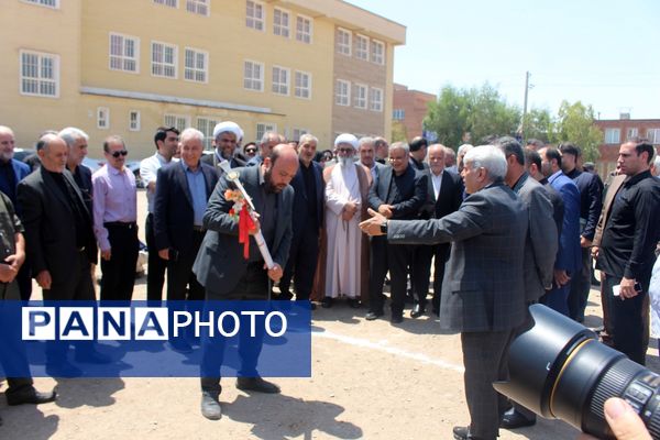 آیین کلنگ زنی احداث سه واحد آموزشی در قم
