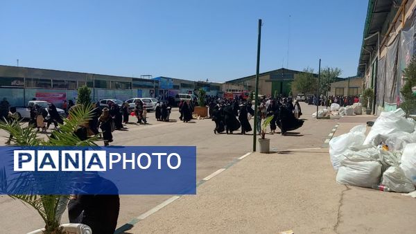 پیاده‌روی زائران در دهه پایانی ماه سفر جاده قدیم نیشابور به سمت مشهد