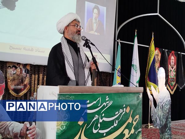  نماز جمعه شهرستان کاشمر با حضور پیکر شهید گمنام 