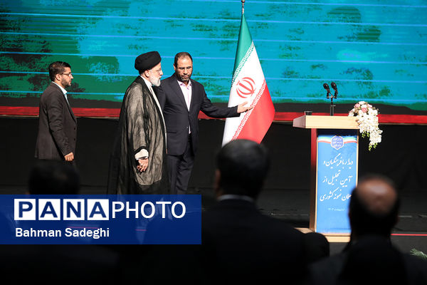 تجلیل از معلمان نمونه کشوری با حضور رئیس جمهوری
