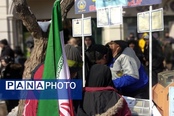 راهپیمایی عظیم  مردم مشهد در روز 22 بهمن