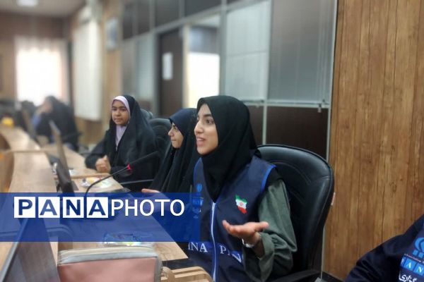 نشست صمیمی مدیر و معاون پرورشی ناحیه 4 شیراز با مربیان، پیشتازان و خبرنگاران پانا