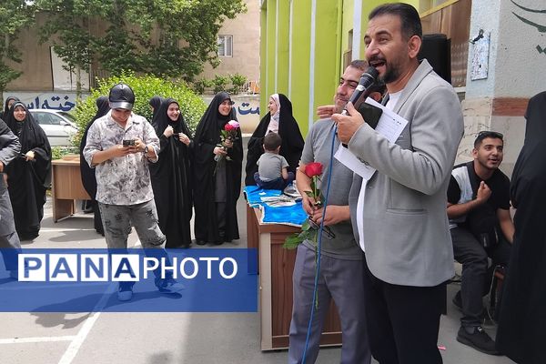 تجلی محبت و قدردانی از زحمات معلمان  در جشن سپاس معلم مدارس شهرستان ملارد 