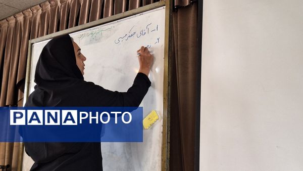 انتخابات انجمن اولیا و مربیان در دبیرستان فاطمیه 