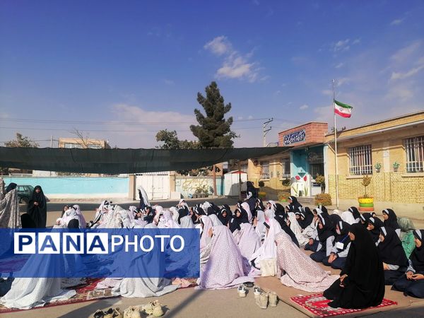 اقامه نماز باران  در دبستان ناهید نخودی 