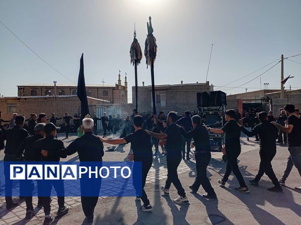 آیین سنتی"حسن - حسین"در روز اربعین حسینی در خلیل آباد