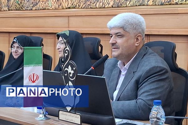 آموزش خانواده مهمترین راه حل در تربیت دانش‌آموزان