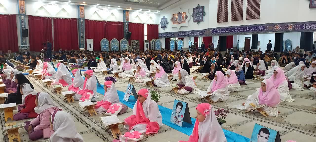 برگزاری بزرگترین محفل انس با قرآن دانش‌آموزی در حسینیه ثارالله یاسوج