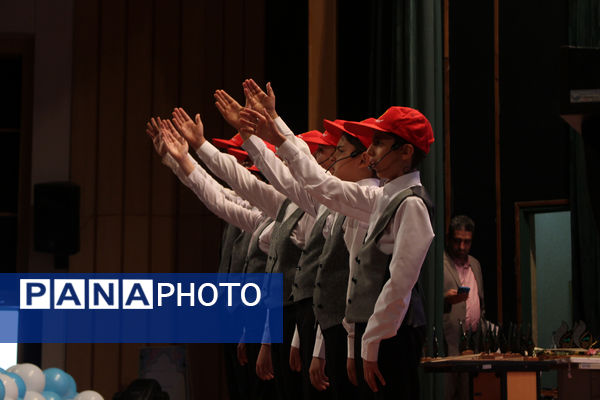 آیین تقدیر از برگزیدگان جشنواره سفیران سلامت استان قم