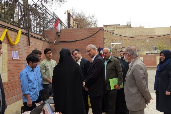 مراسم هفته پژوهش در دبیرستان بانو عفت آهنگری شهرری