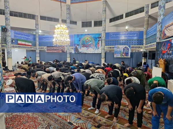 اعتکاف دانش‌آموزی در مسجد جامع قائمشهر