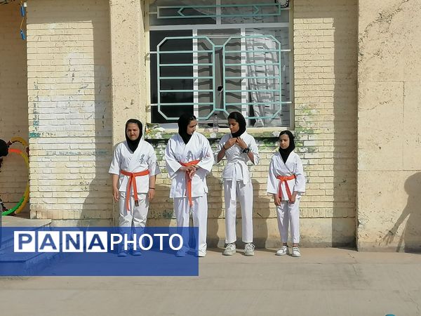 المپیاد ورزشی درون مدرسه ای در دبیرستان حاج مهدی روحانی خلیل آباد 