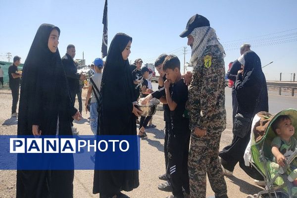 قدم به قدم به سوی نور کاروان پیاده روی از فیروزه به سمت مشهد مقدس