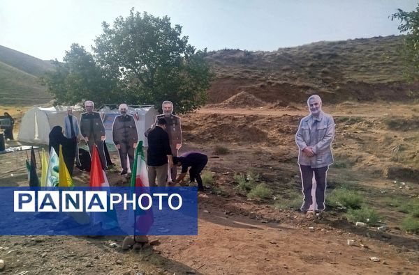 پیاده روی زائران وعاشقان امام علی بن موسی الرضا"ع"از مسیرباغچه تاتپه سلام