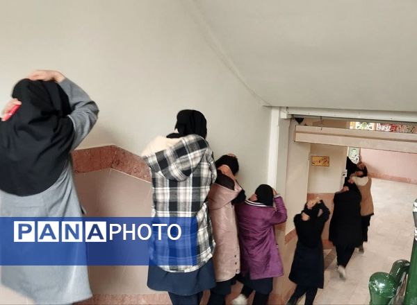 اجرای مانور زلزله در هنرستان شهید شهیدی خلیل آباد 