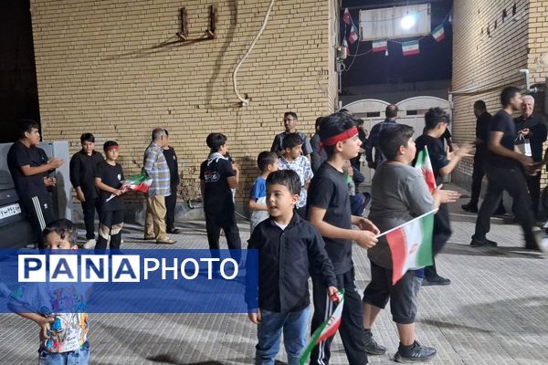 راه را باز نمایید...محرم آمد