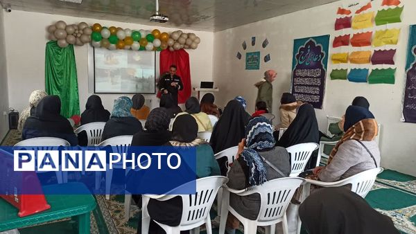 آموزش اطفای حریق به داوطلبان دوام ثامن منطقه ۱۲ مشهد