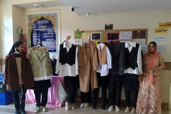 جشن ایران‌مون در دبیرستان شهیدان اسماعیلی منش رباط‌کریم