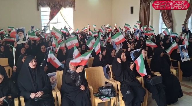 اجتماع بزرگ زینبیون در منطقه لاران برگزار شد 