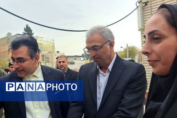 مراسم هفته پژوهش در دبیرستان بانو عفت آهنگری شهرری