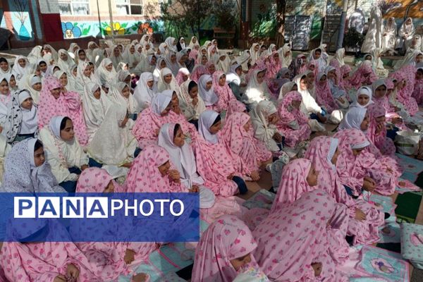 برگزاری طرح مصباح الهدی و نماز جماعت در دبستان شهید اول ۲ ناحیه یک شهرری