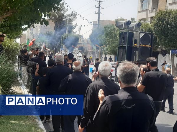 دسته‌های عزاداری در رباط کریم